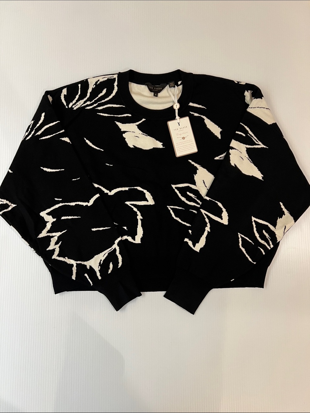 New Ted Baker Women’s Black & White Floral Crewneck Sweater in Size Medium